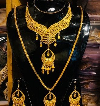 Jaipuri Exclusive Jewellery Set( Same as Picture)